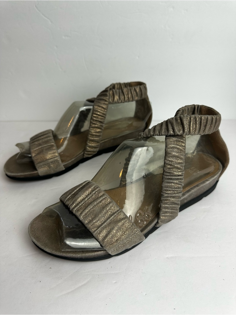 Eileen Fisher Sandals Women's Size 8 Elastic Strap Adjustable Pewter Summer - Picture 4 of 8
